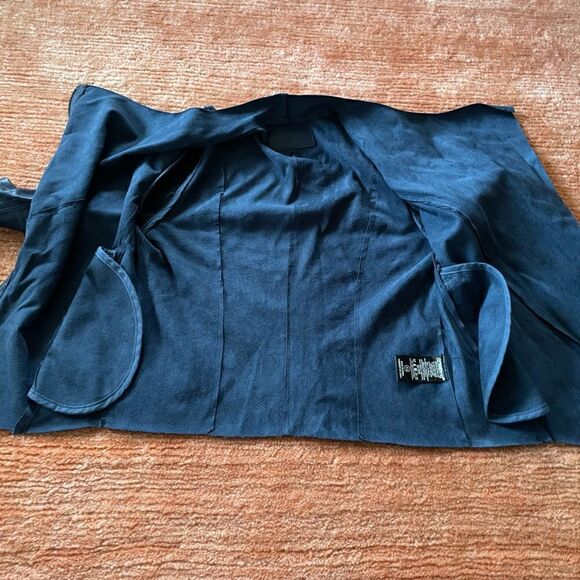 Anthropologie Blank NYC Faux Leather Navy Animal Print Jacket Size XS - Picture 10 of 12